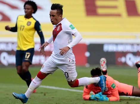 Video: Cueva marca para Perú, el VAR anula un penal a Ecuador