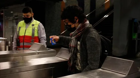 El Metro es una parte vital del desplazamiento en Santiago.