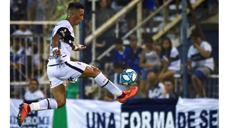 Lucas Barrios se despide al borde de las lágrimas de Gimnasia