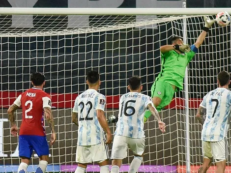 En Barcelona siguen con "la sensacional parada de Bravo a Messi"