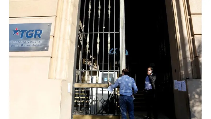 La Tesorería General de la República es la encargada de derivar el dinero correspondiente a cada AFP.