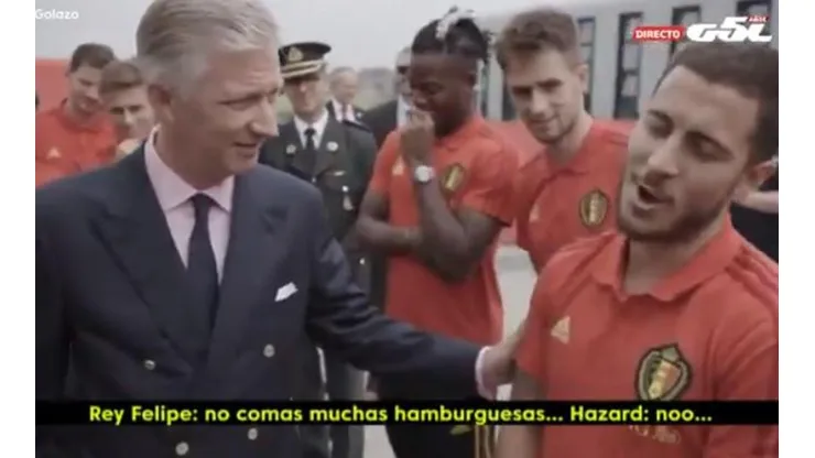 El rey Felipe de Bélgica bromea con Hazard