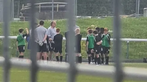 Marcelo Bielsa en el entrenamiento de la sub 11 del Leeds