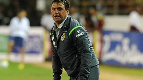 Hoyos dirigió a la selección boliviana que le empató a Chile en Santiago