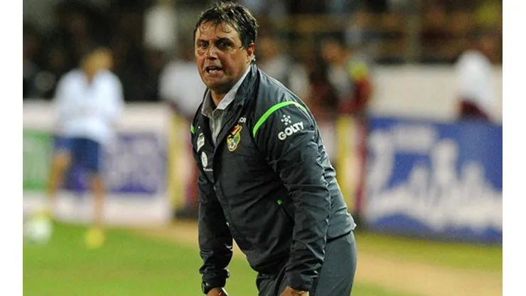 Hoyos dirigió a la selección boliviana que le empató a Chile en Santiago