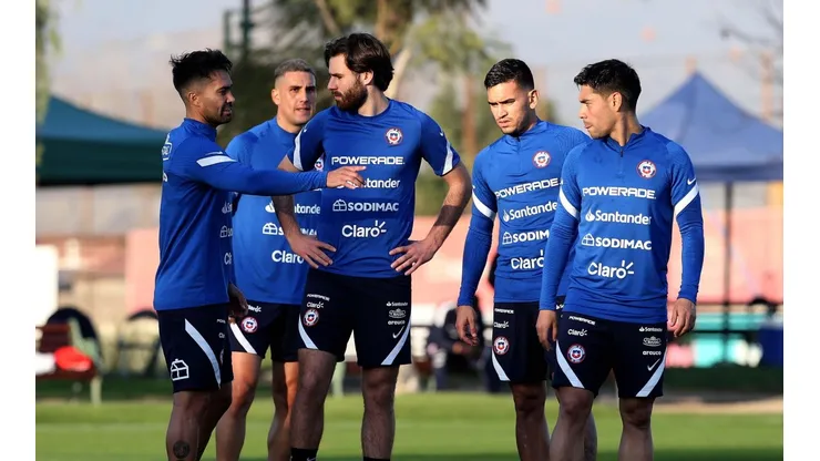 Jiménez habla con Brereton en la práctica de Chile