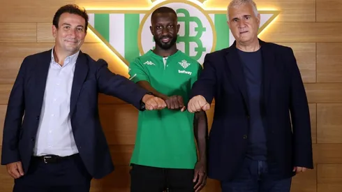 Youssouf Sabaly fue presentado como nuevo jugador del Betis.