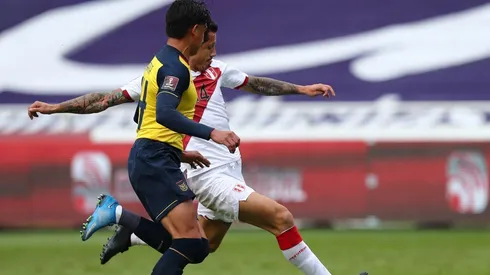 Ecuador y Perú chocan por la octava jornada de las Eliminatorias Qatar 2022 en Quito.