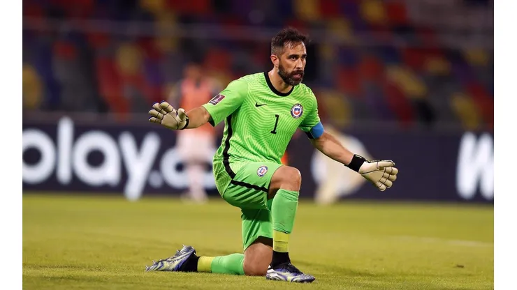 Carlos Trucco alaba el nivel de Claudio Bravo