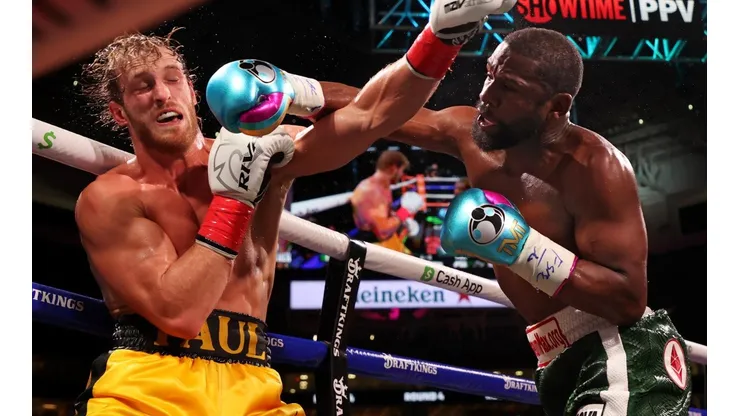 Mayweather dominó a Paul pese a no haber un ganador