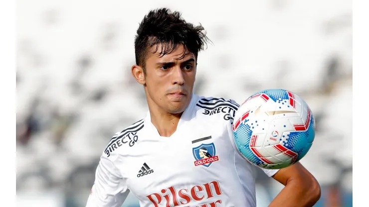 Pablo Solari ingresa a la formación titular de Colo Colo.