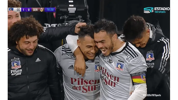 Iván Morales festeja el 1-0 de Colo Colo contra La Serena.