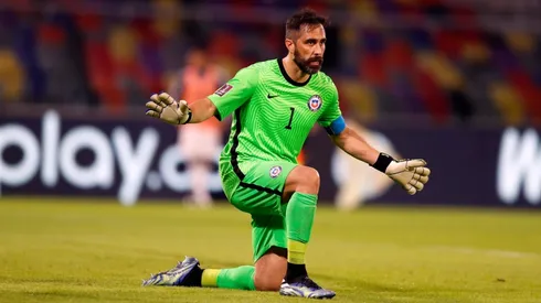 Claudio Bravo trabaja en forma diferenciada por problema dental