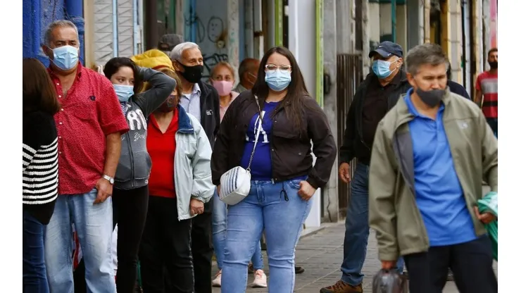 El coronavirus no afloja en Chile, lo que ha obligado a las autoridades a tomar medidas severas en relación al tránsito de las personas.