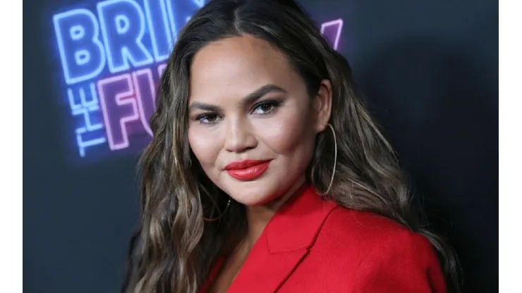 Chrissy Teigen se baja de proyecto tras denuncia de bullying