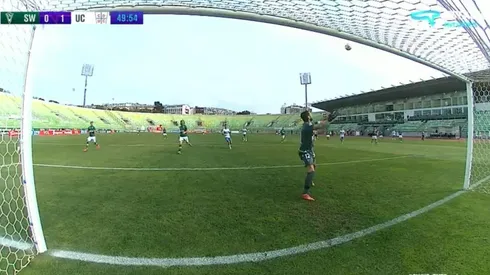 Cornejo sacó un potente zurdazo para poner en ventaja a la Católica.