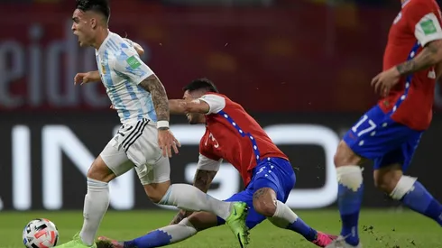 Guillermo Maripán pidió disculpas por el penal cometido a Lautaro Martínez.