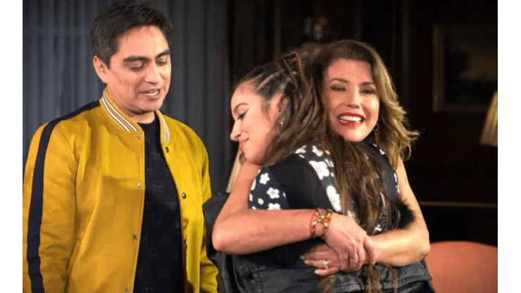La cantante se despidió en pantalla de su compañeros