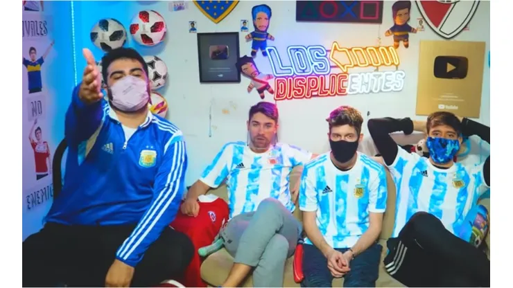 Los amigos argentinos reclaman por el gol de Alexis
