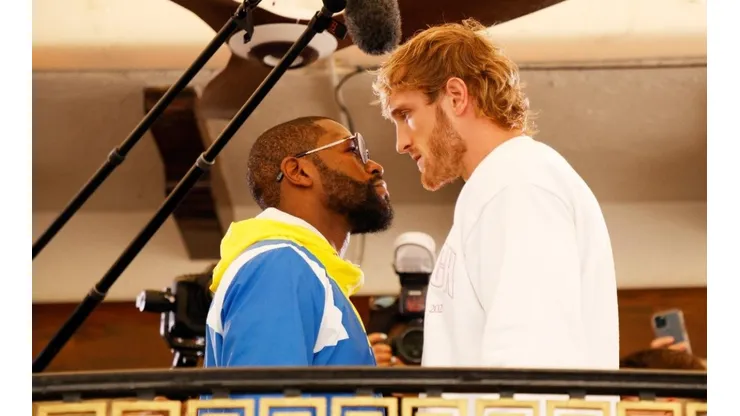 Mayweather regresa al ring para enfrentar a Logan Paul en el Hard Rock Stadium.