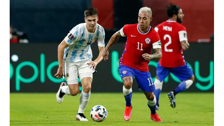 Vargas jugando ante Argentina