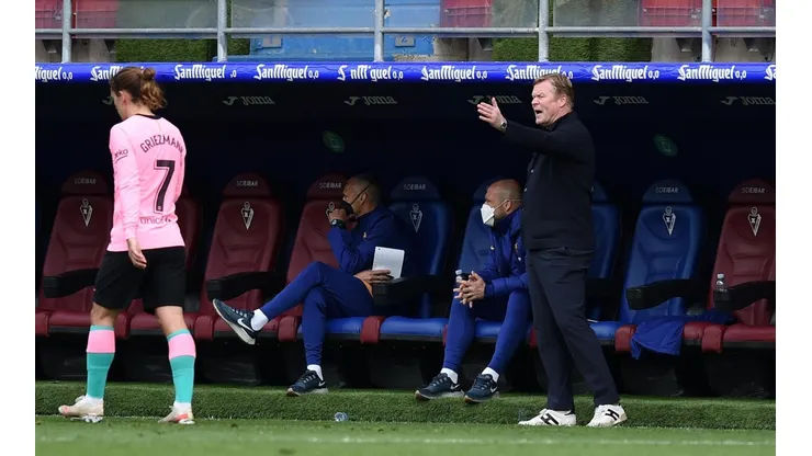 Ronald Koeman permanecerá en Barcelona una temporada más.