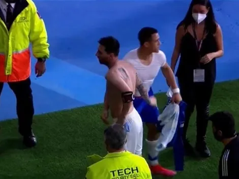 De crack a megacrack: Messi le entrega su camiseta a Alexis