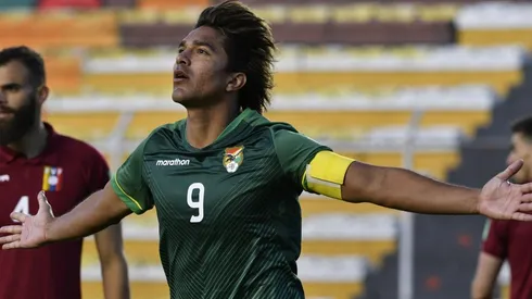 Marcelo Moreno Martins marcó dos golazos para Bolivia ante Venezuela.