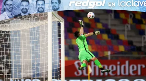 Claudio Bravo fue una de las figuras del empate de Chile ante Argentina en Santiago del Estero.