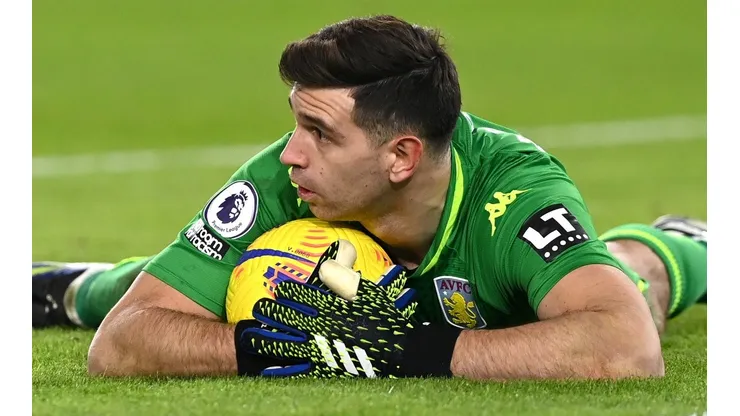 Emiliano Martínez fue elegido uno de los tres mejores arqueros de la Premier League inglesa y hará su debut por Argentina ante Chile en Eliminatorias Qatar 2022