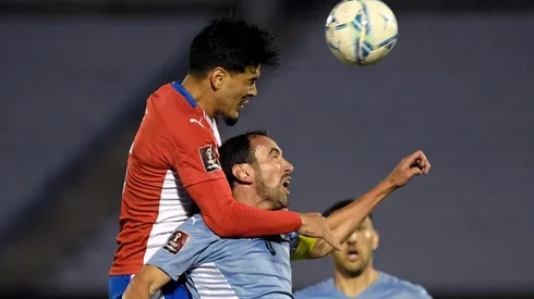 Paraguay y Uruguay igualaron en polémico partido.