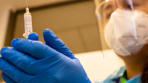 ¿Cuántas dosis requiere la vacuna CanSino?