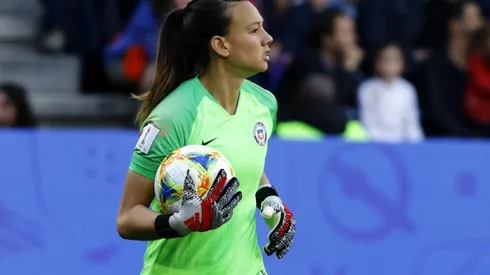 Tiane Endler está muy agradecida de la Roja y revela que pensó retirarse.