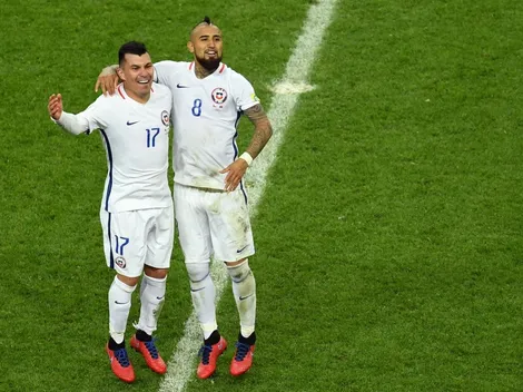 Gary Medel muestra a Arturo Vidal hospitalizado