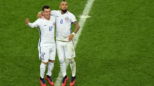 Medel y Vidal conversaron durante el viaje a Argentina