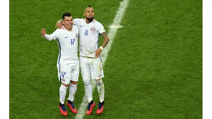 Medel y Vidal conversaron durante el viaje a Argentina