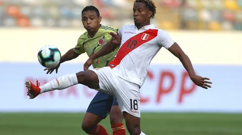 Colombia visita a Perú, dos rivales directos