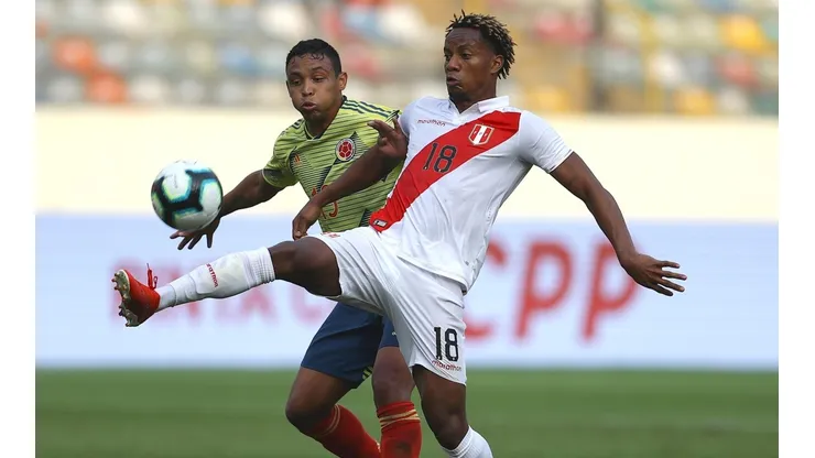 Colombia visita a Perú, dos rivales directos