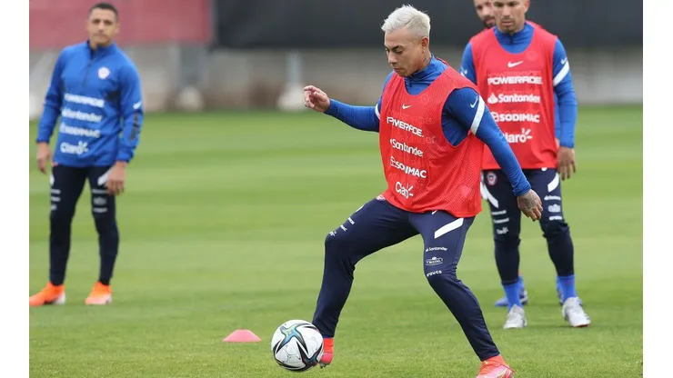 Vargas se perfila como titular ante Argentina