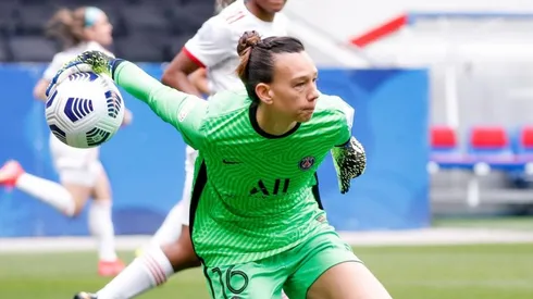 Tiane Endler tuvo una dura llegada al PSG y hoy se propone ser la mejor del mundo.