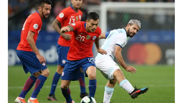 La Selección chilena versión Martín Lasarte tendrá un duro debut oficial ante Argentina.