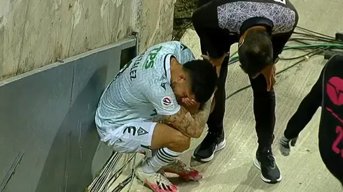 Daniel González protagonizó la escena emotiva después del clásico que perdió Wanderers ante Everton