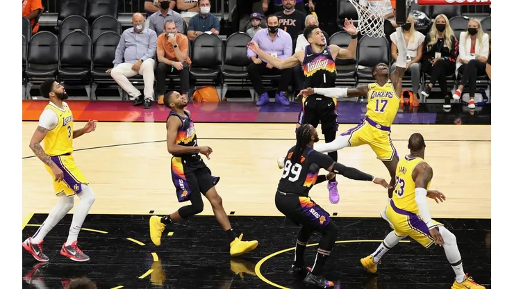 Los Lakers se recuperaron de la primera derrota y ahora dominan la serie 2-1.