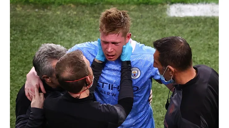De Bruyne abandonó el partido muy afectado