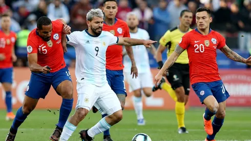 Argentina recibirá a Chile en medio de cifras históricas de contagios de Covid.