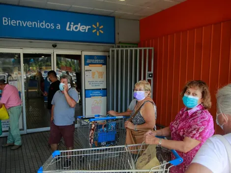 ¿A qué hora cierra supermercado Líder?