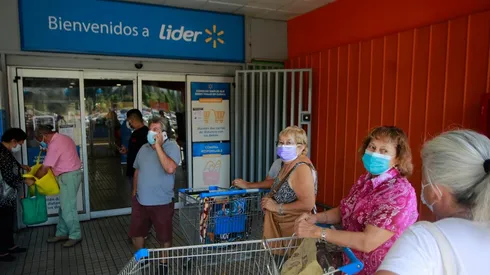 ¿A qué hora cierra supermercado Líder?
