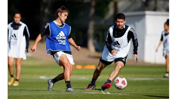 Los planteles masculino y femenino de Colo Colo vivieron una práctica especial