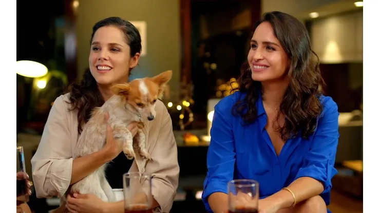 Francisca Alegría junto a Fernanda Urrejola.