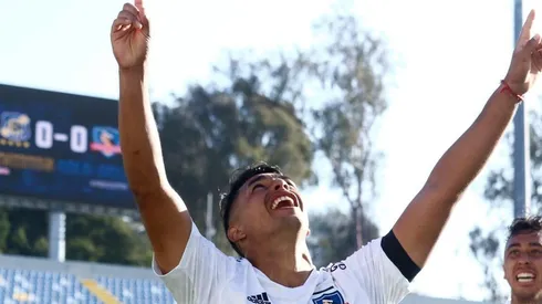 Morales dedicándole un gol a su recién fallecida madre